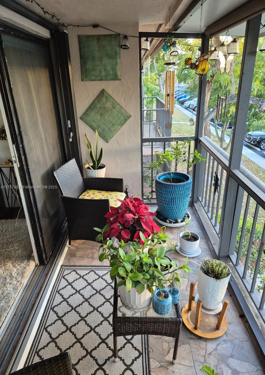 HOLIDAY PARK 1 CONDO - Residential