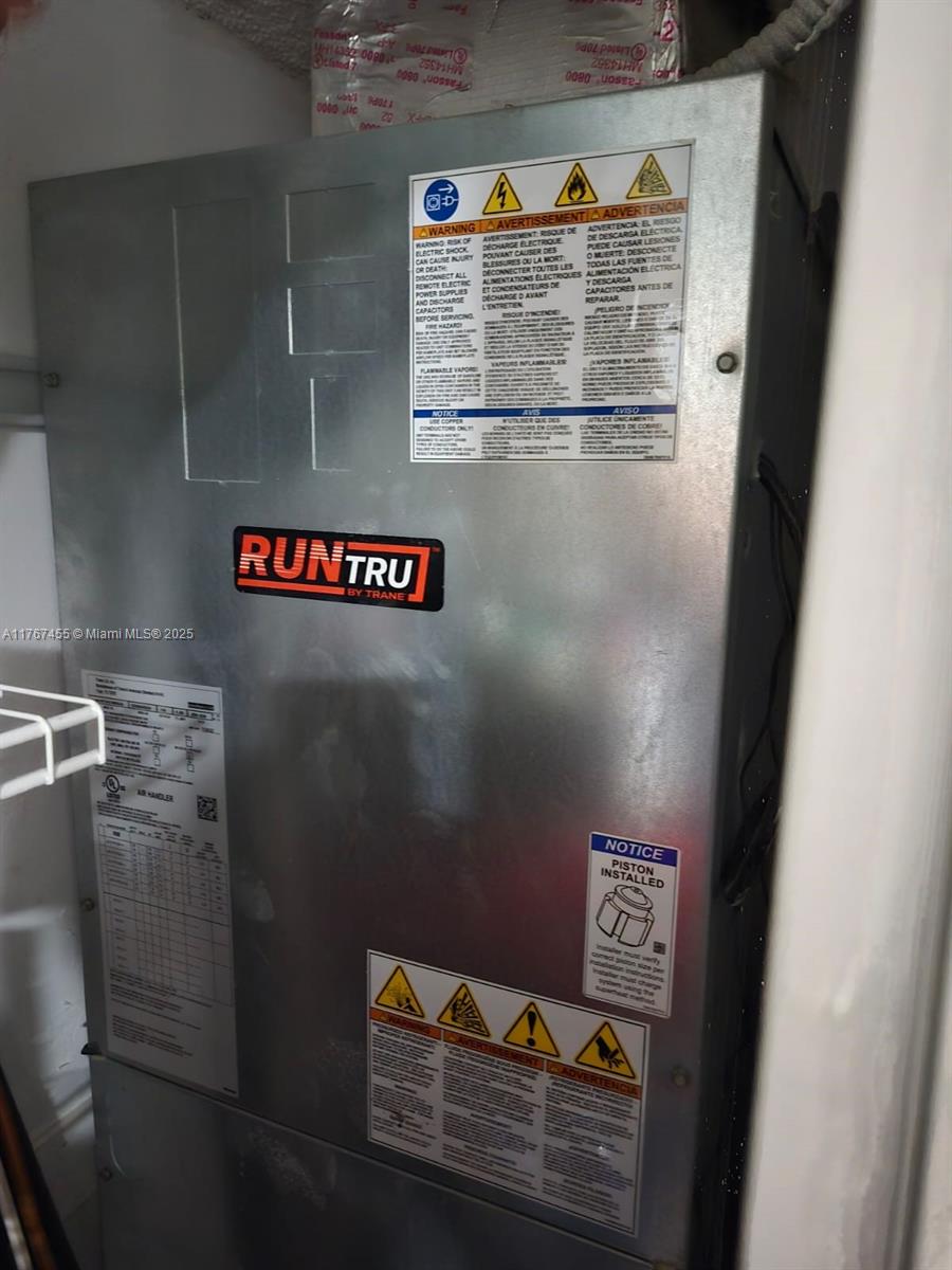 HOLIDAY PARK 1 CONDO - Residential