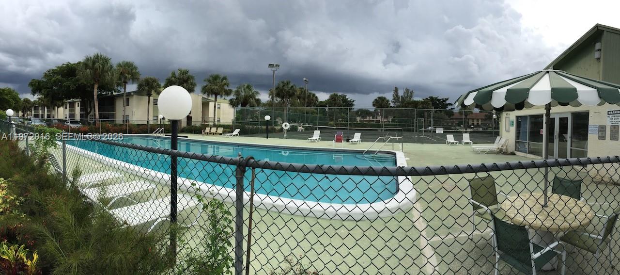 RAMBLEWOOD EAST CONDO - Residential