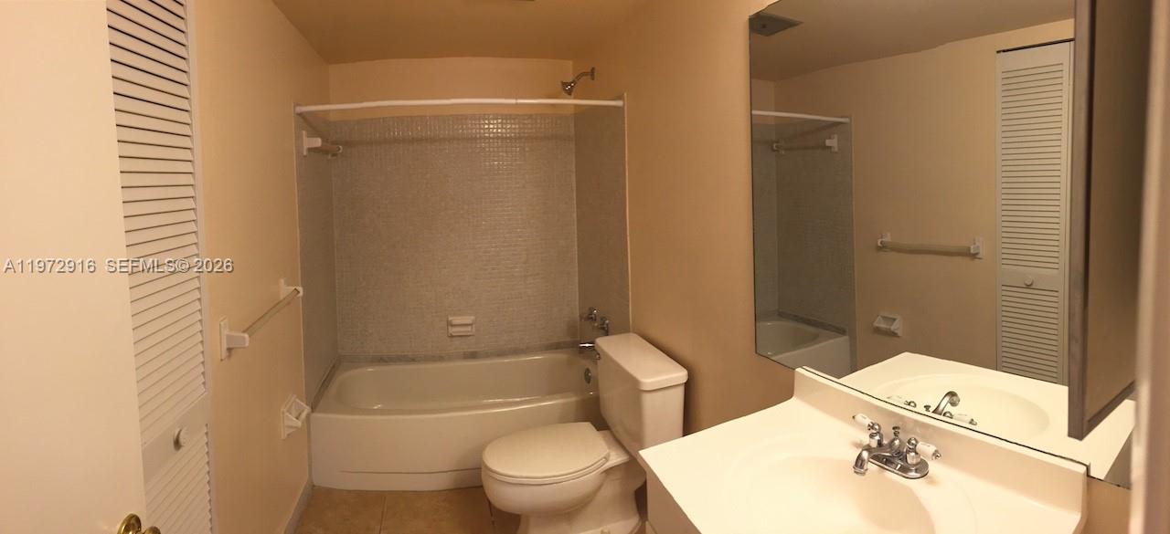 RAMBLEWOOD EAST CONDO - Residential