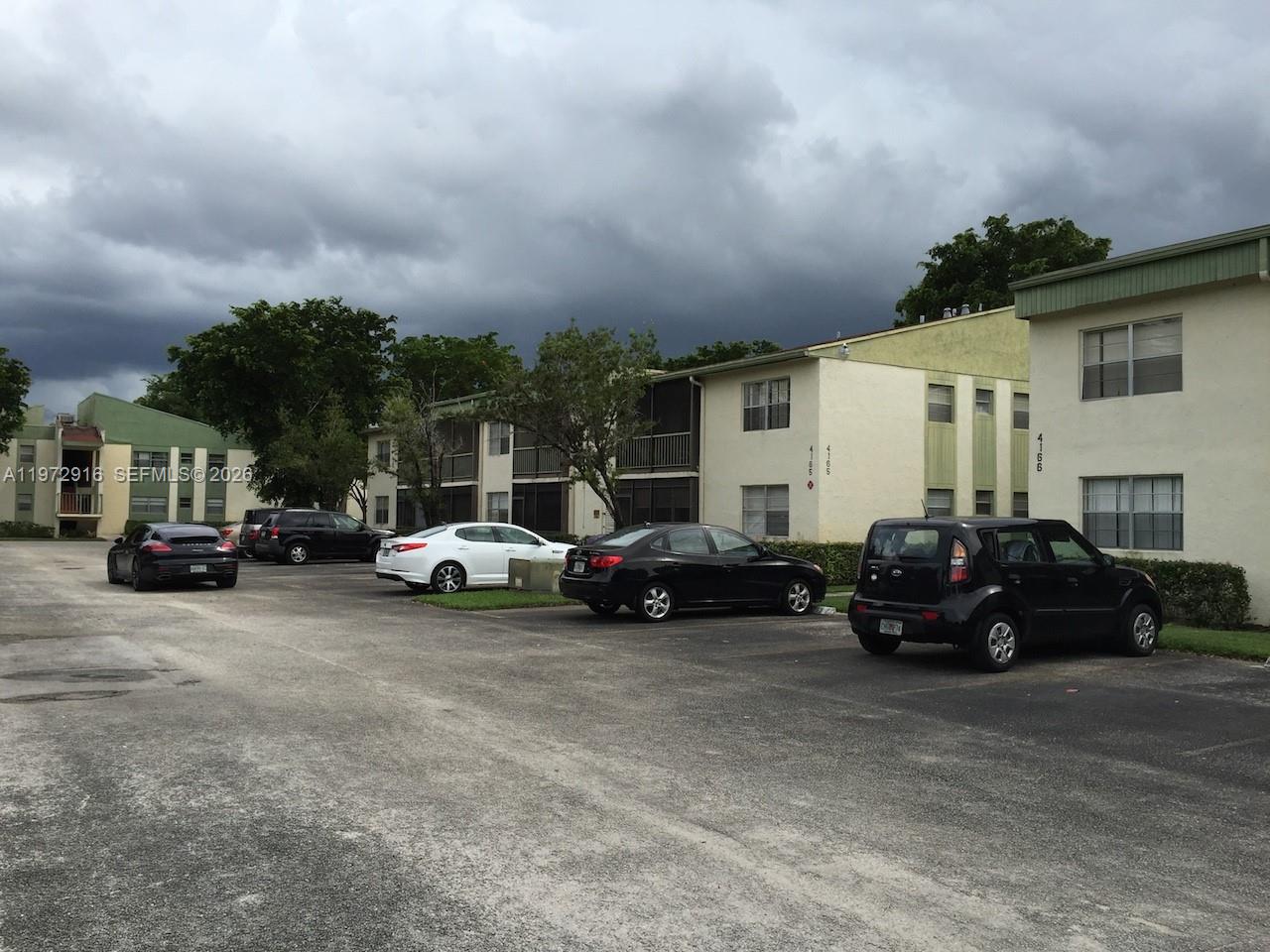 RAMBLEWOOD EAST CONDO - Residential