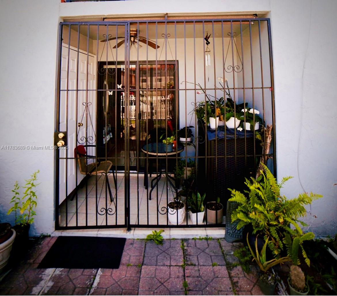 VILLAS DEL SOL CONDO - Residential