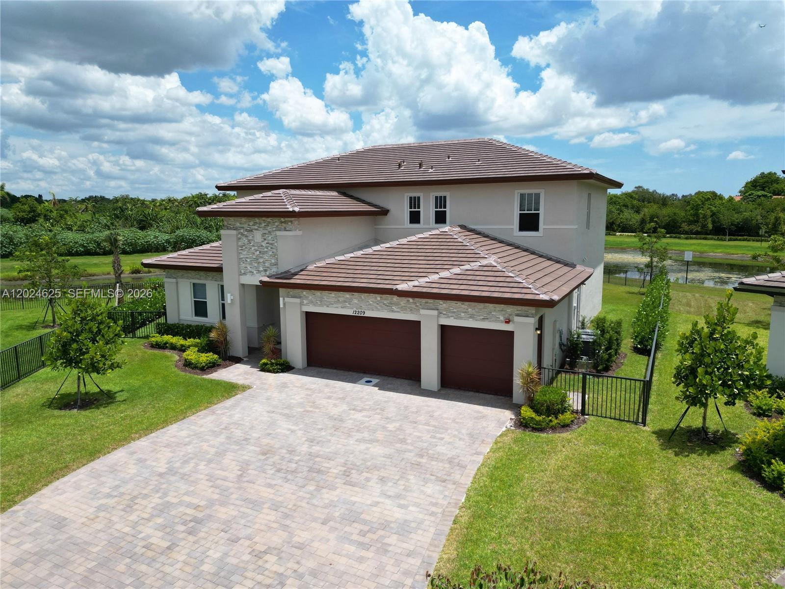 RESERVE AT DAVIE - Residential Lease