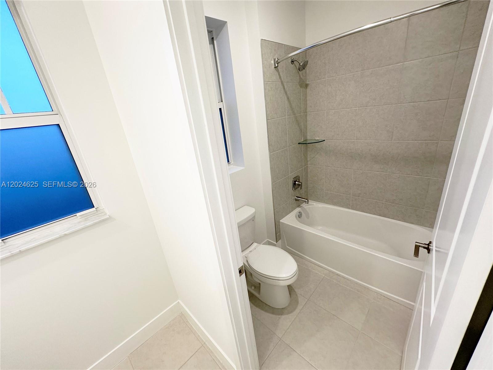 RESERVE AT DAVIE - Residential Lease