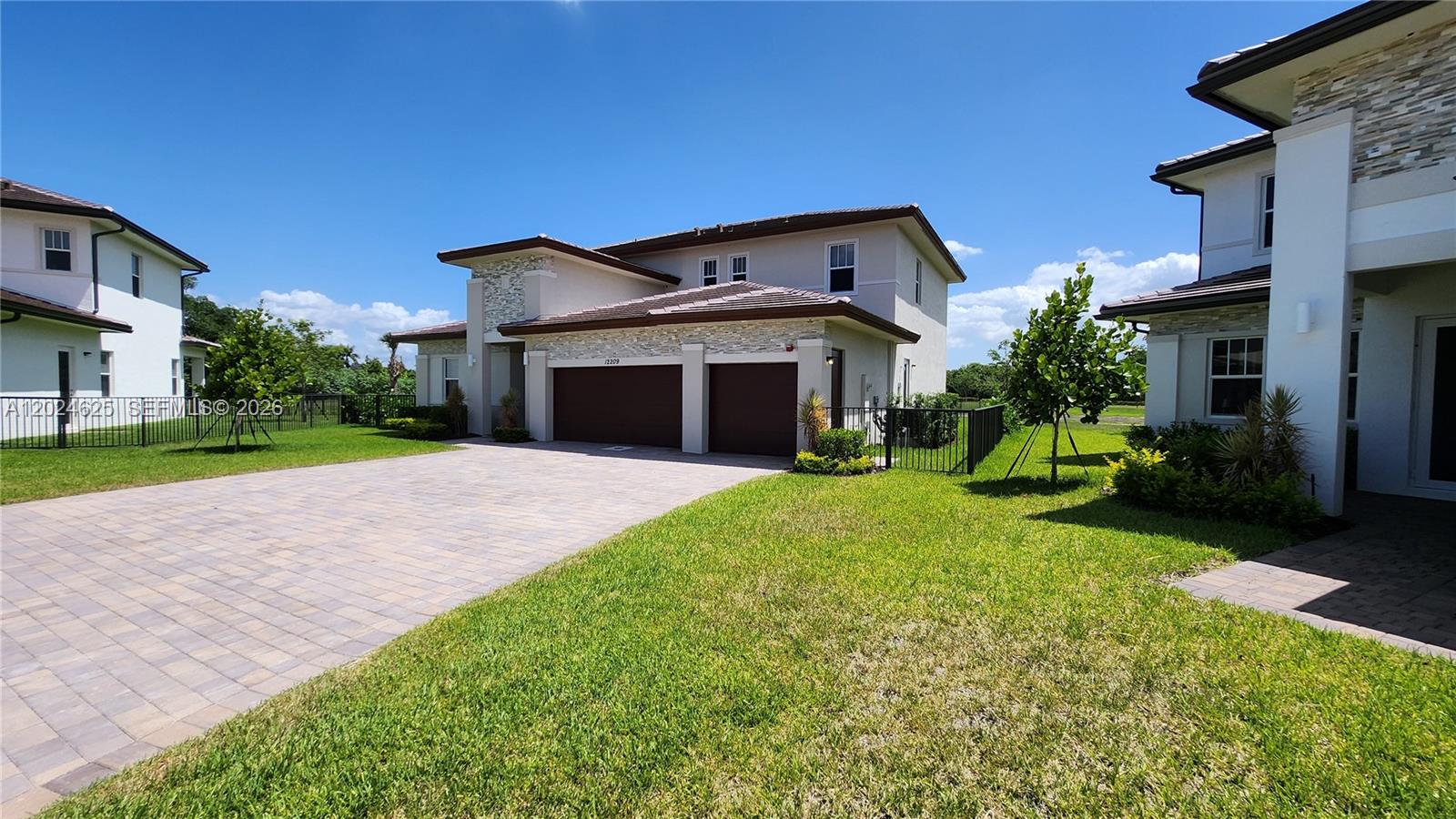 RESERVE AT DAVIE - Residential Lease
