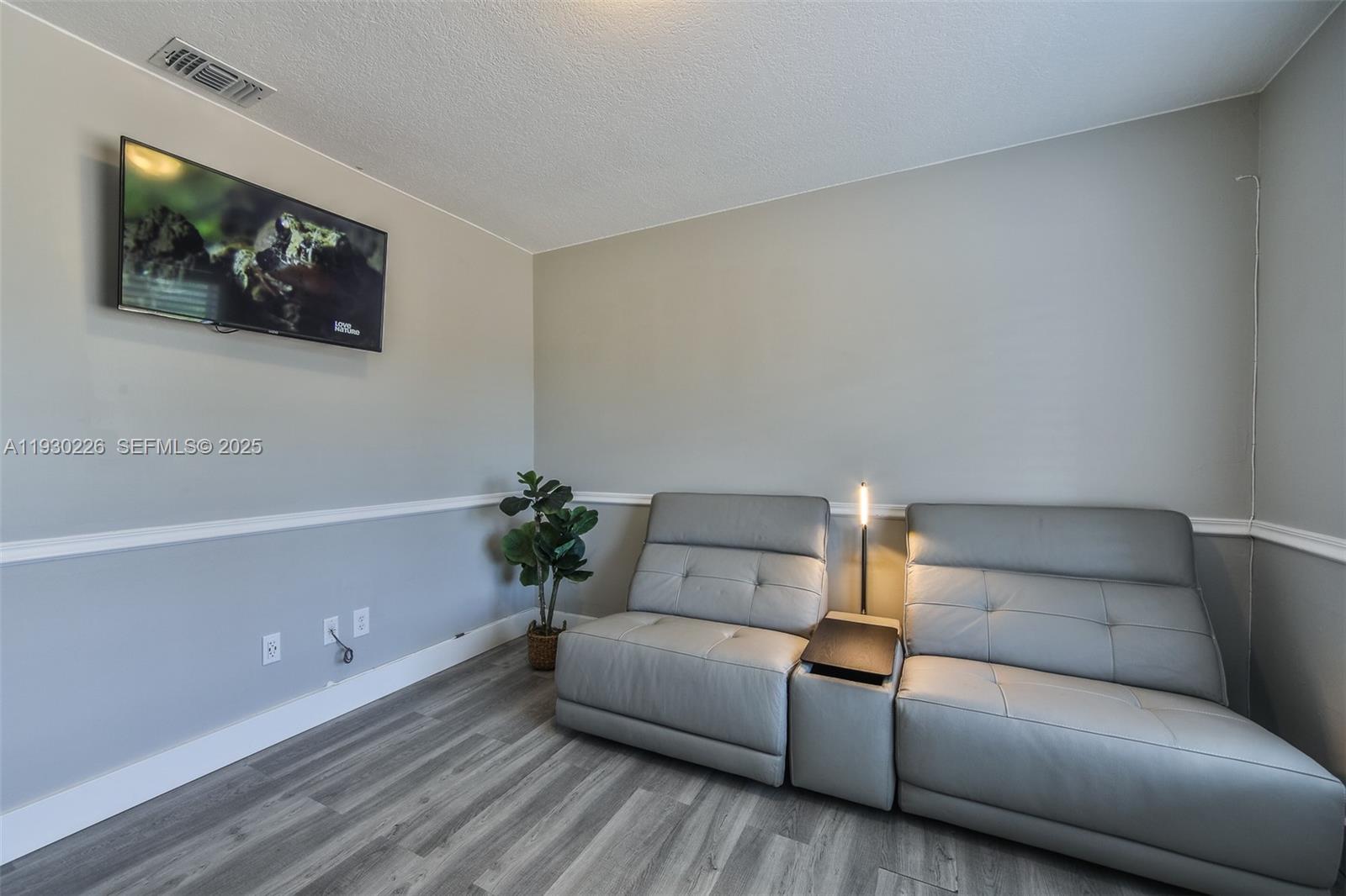 SKY LAKE HOMES 1ST ADDN - Residential