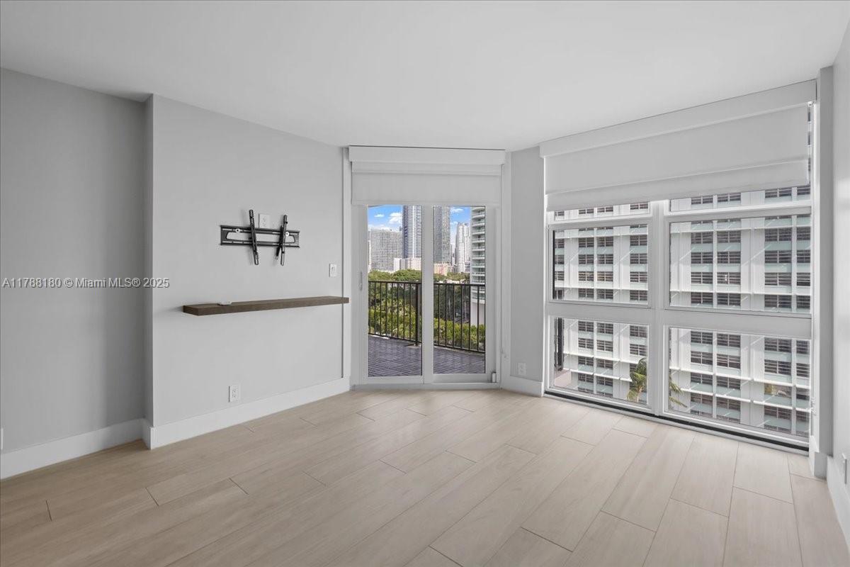 BRICKELL PLACE CONDO - Residential Lease