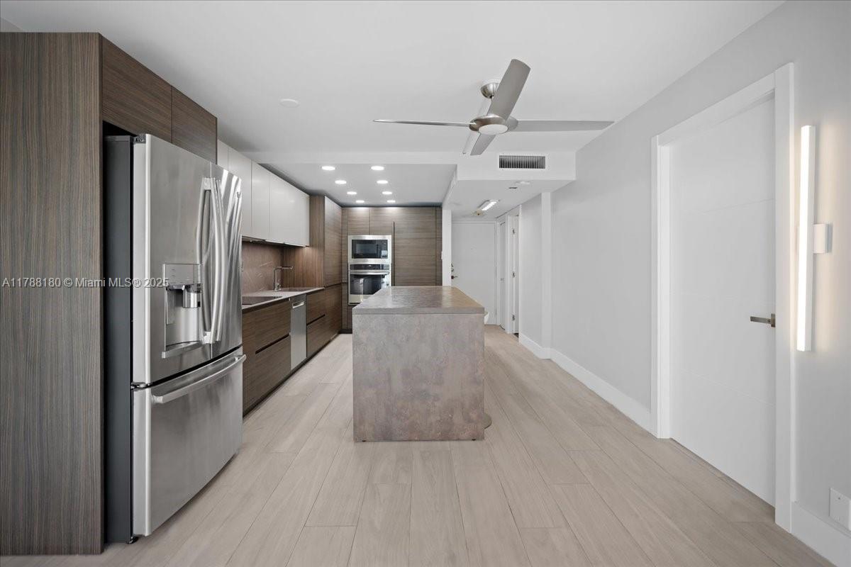 BRICKELL PLACE CONDO - Residential Lease