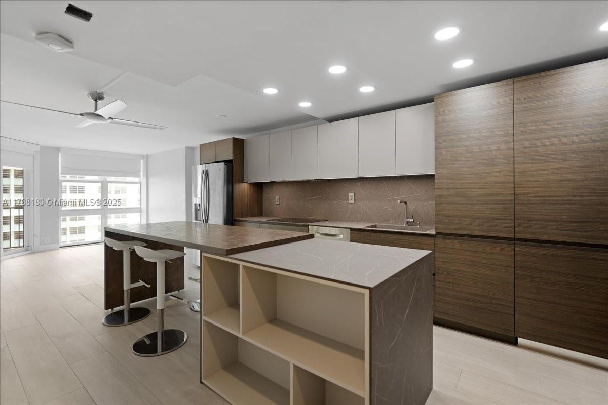 BRICKELL PLACE CONDO - Residential Lease