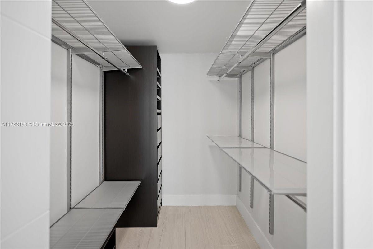 BRICKELL PLACE CONDO - Residential Lease