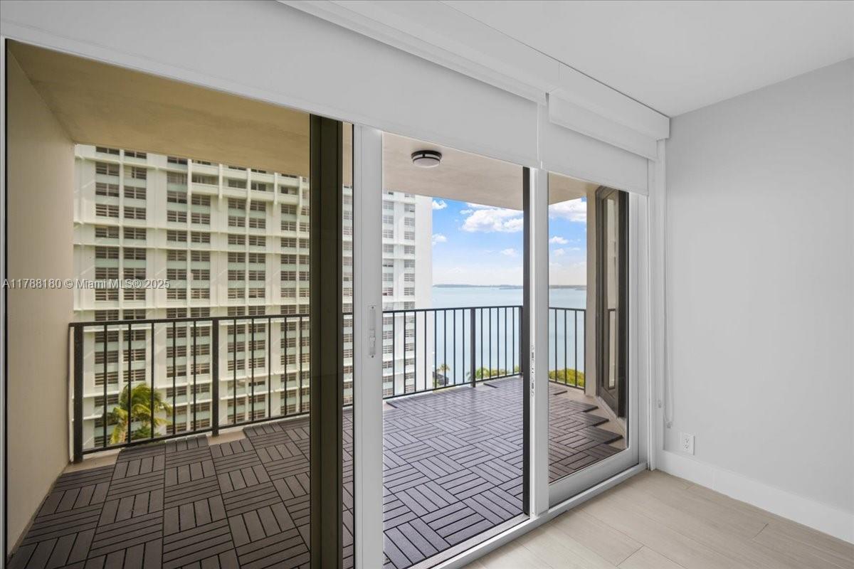 BRICKELL PLACE CONDO - Residential Lease