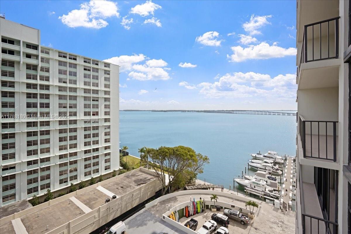 BRICKELL PLACE CONDO - Residential Lease