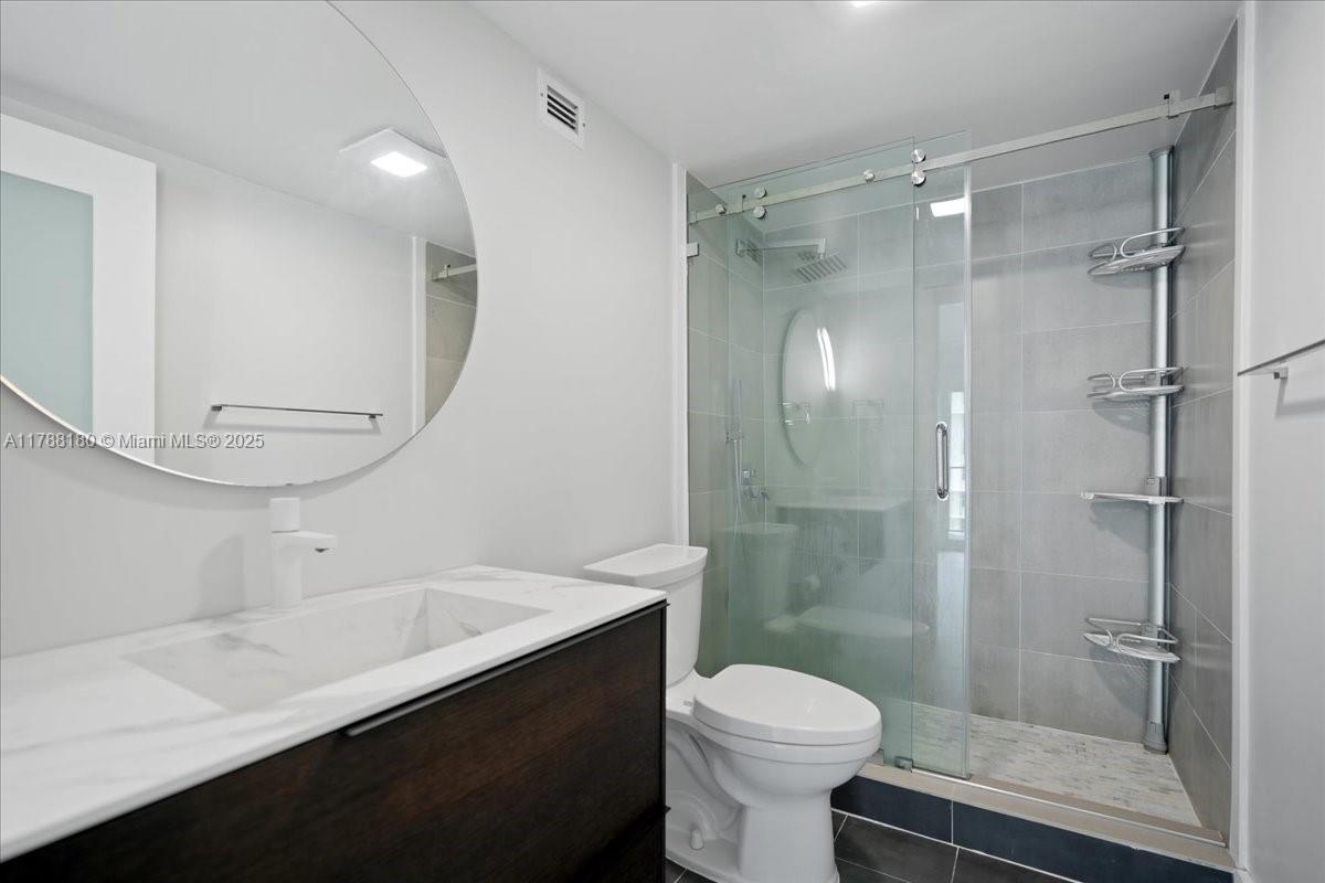 BRICKELL PLACE CONDO - Residential Lease