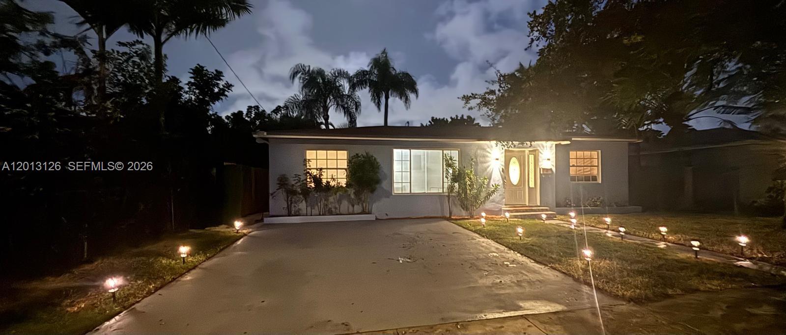 HOLLYWOOD VIEW - Residential