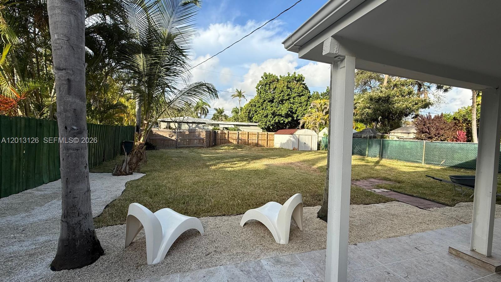 HOLLYWOOD VIEW - Residential