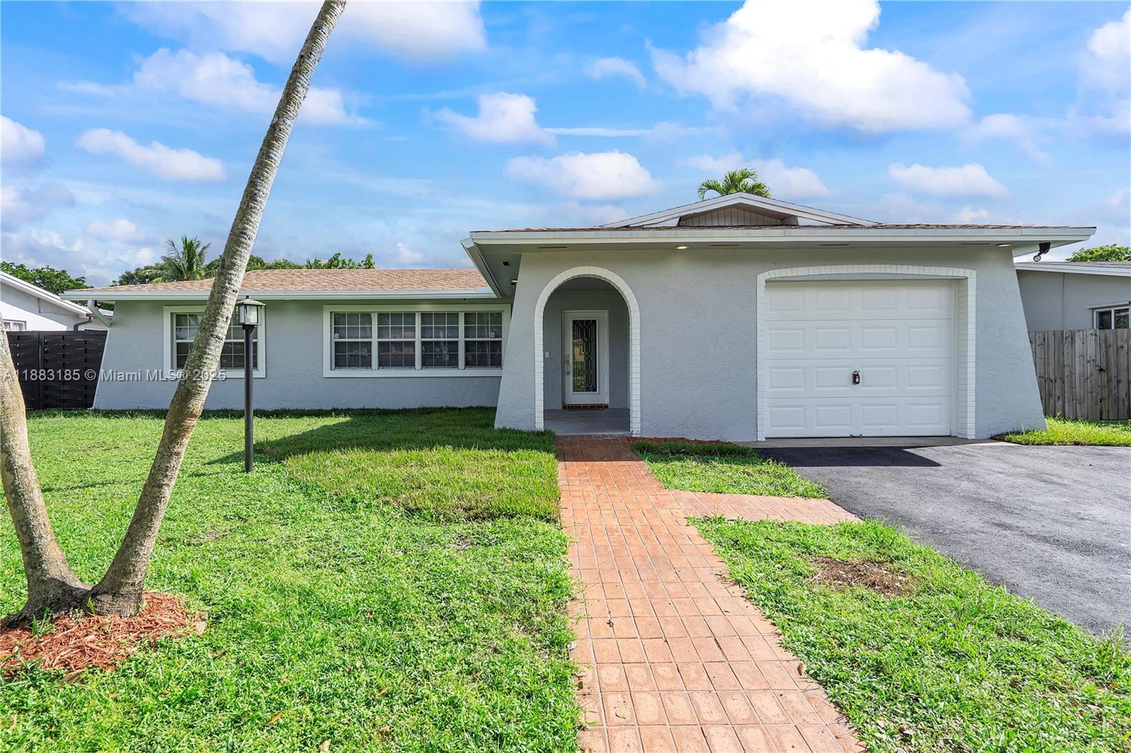 PEMBROKE LAKES SEC 4 - Residential Lease