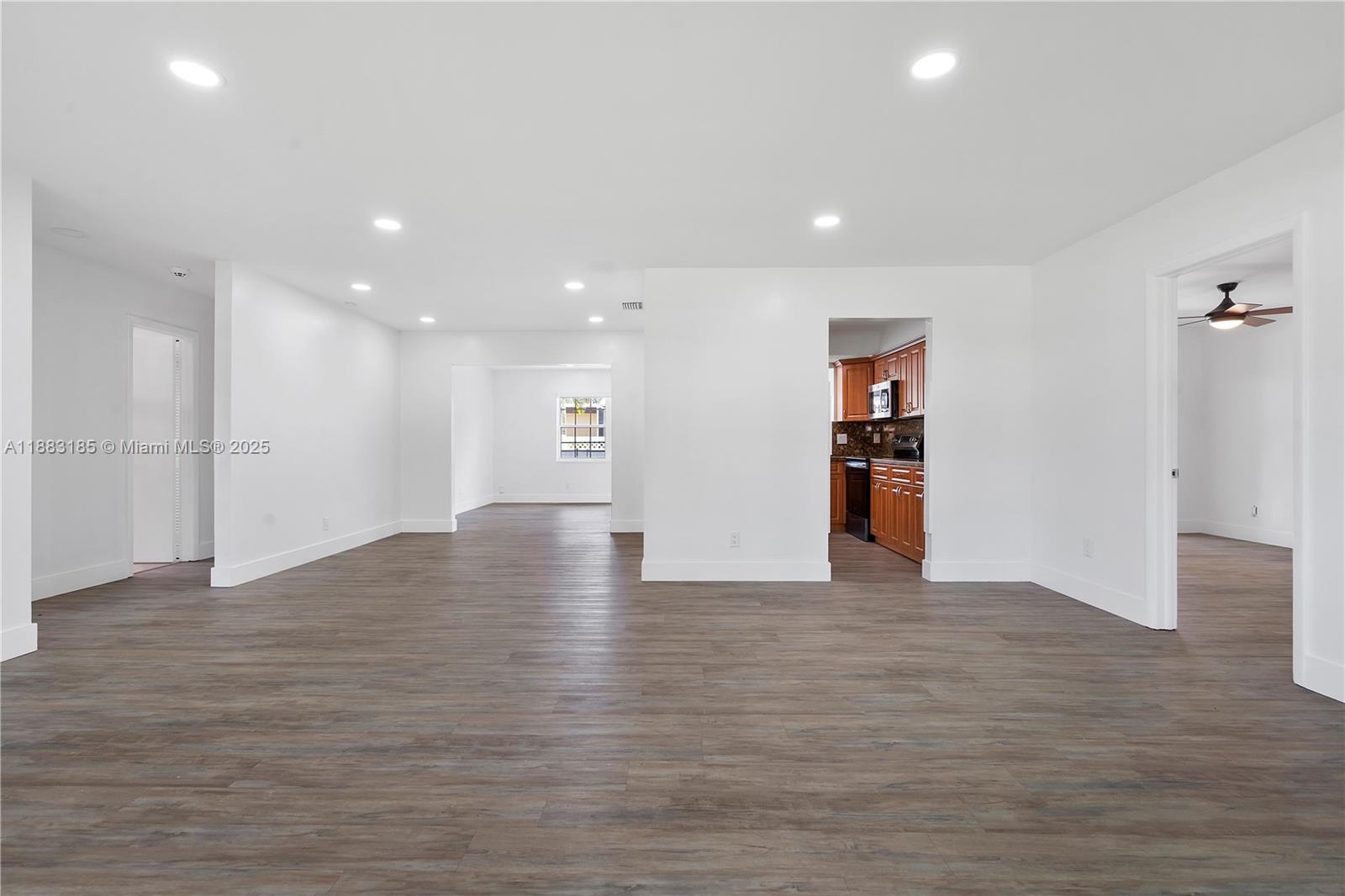 PEMBROKE LAKES SEC 4 - Residential Lease