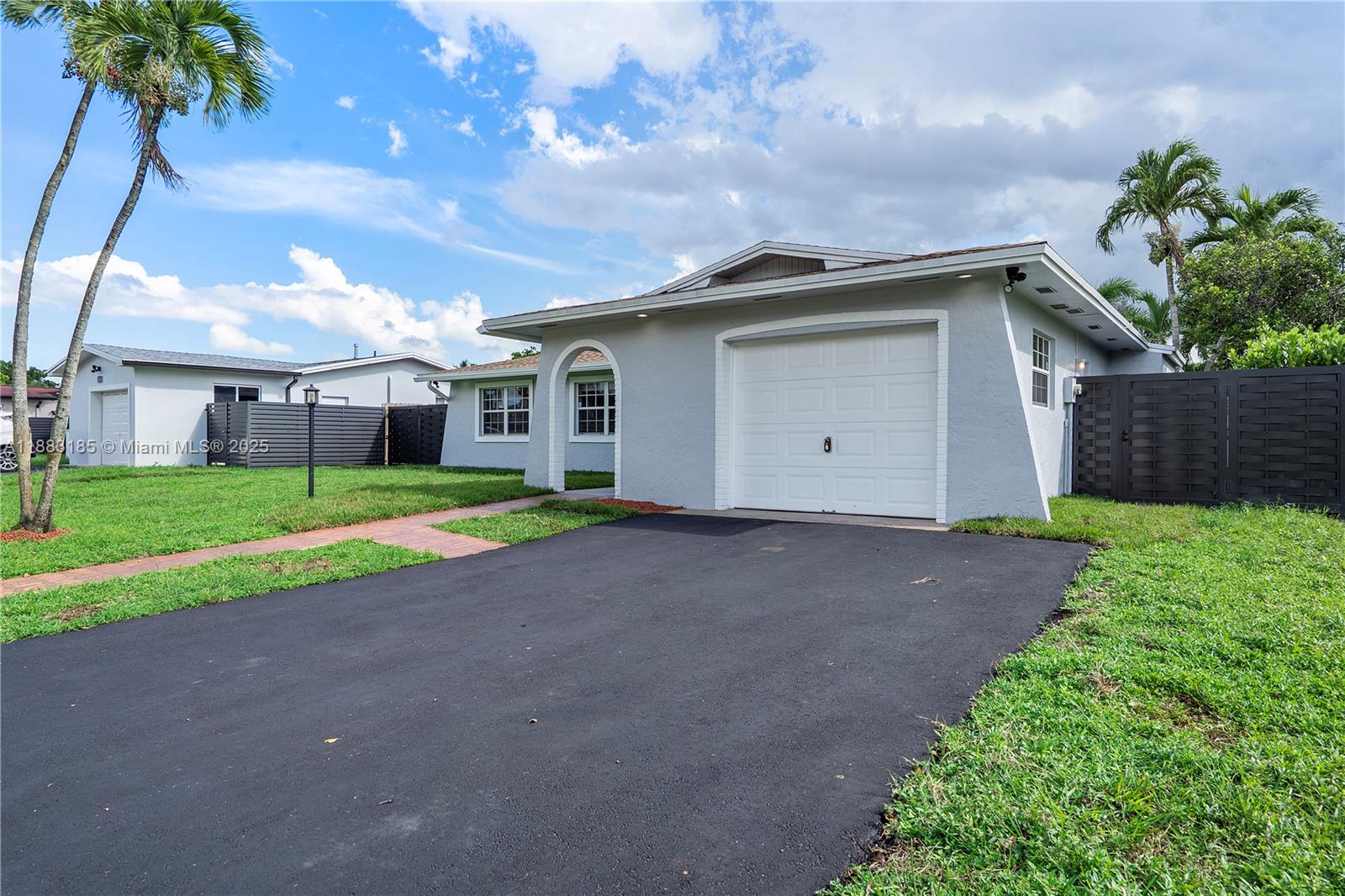 PEMBROKE LAKES SEC 4 - Residential Lease