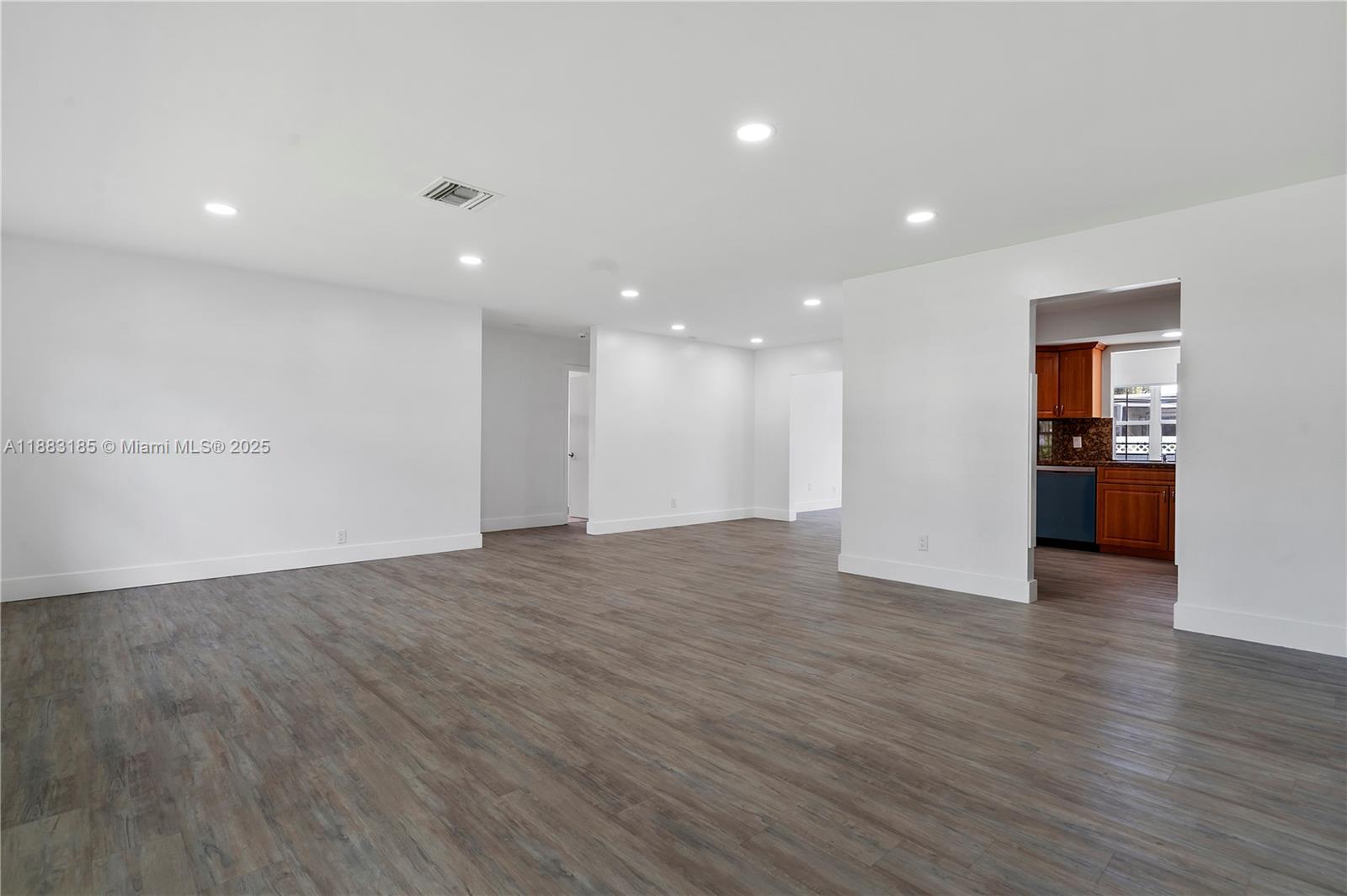 PEMBROKE LAKES SEC 4 - Residential Lease