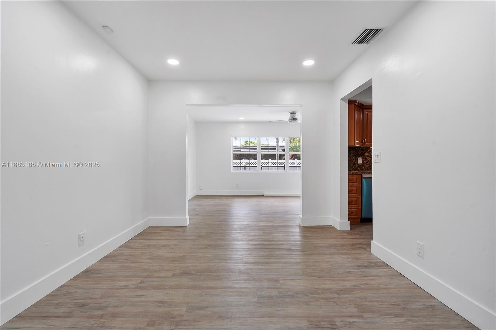 PEMBROKE LAKES SEC 4 - Residential Lease