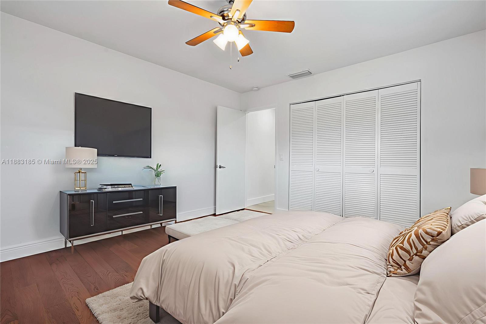 PEMBROKE LAKES SEC 4 - Residential Lease