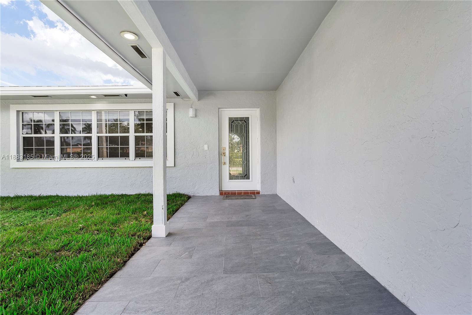 PEMBROKE LAKES SEC 4 - Residential Lease
