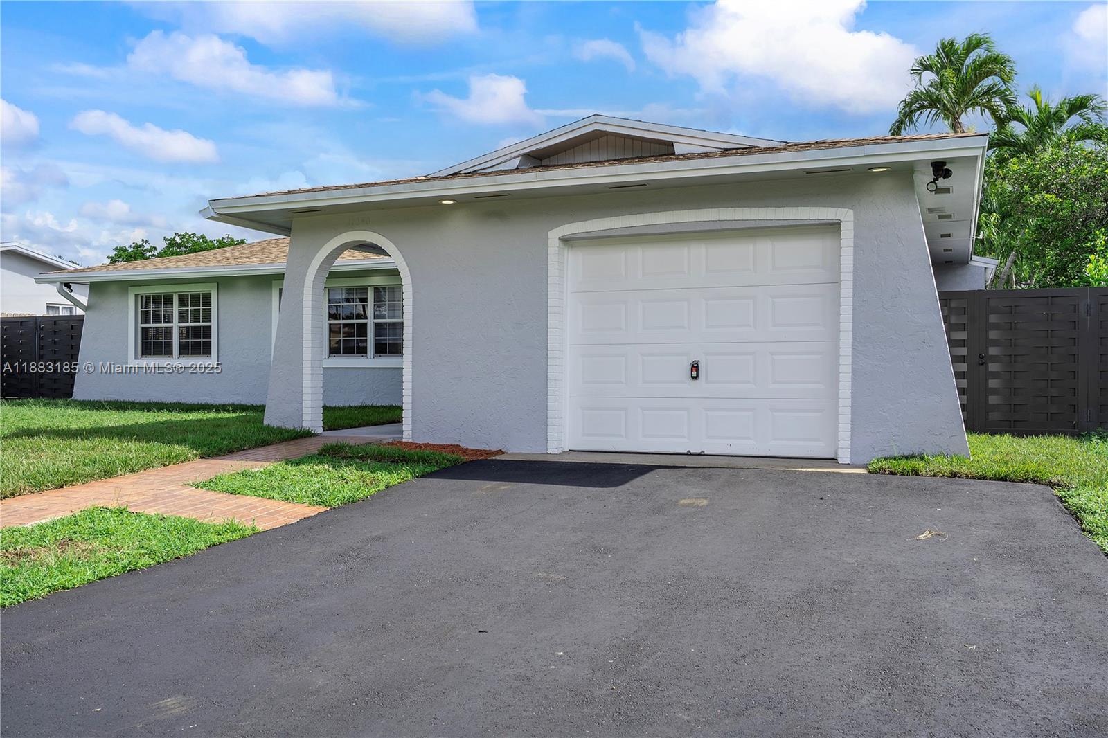 PEMBROKE LAKES SEC 4 - Residential Lease