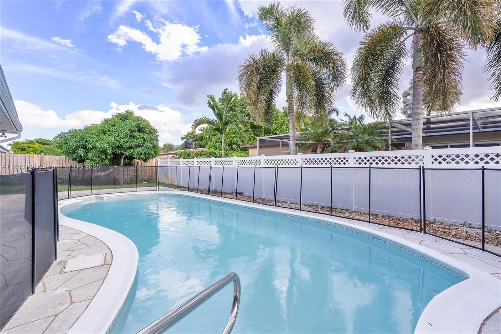 PEMBROKE LAKES SEC 4 - Residential Lease