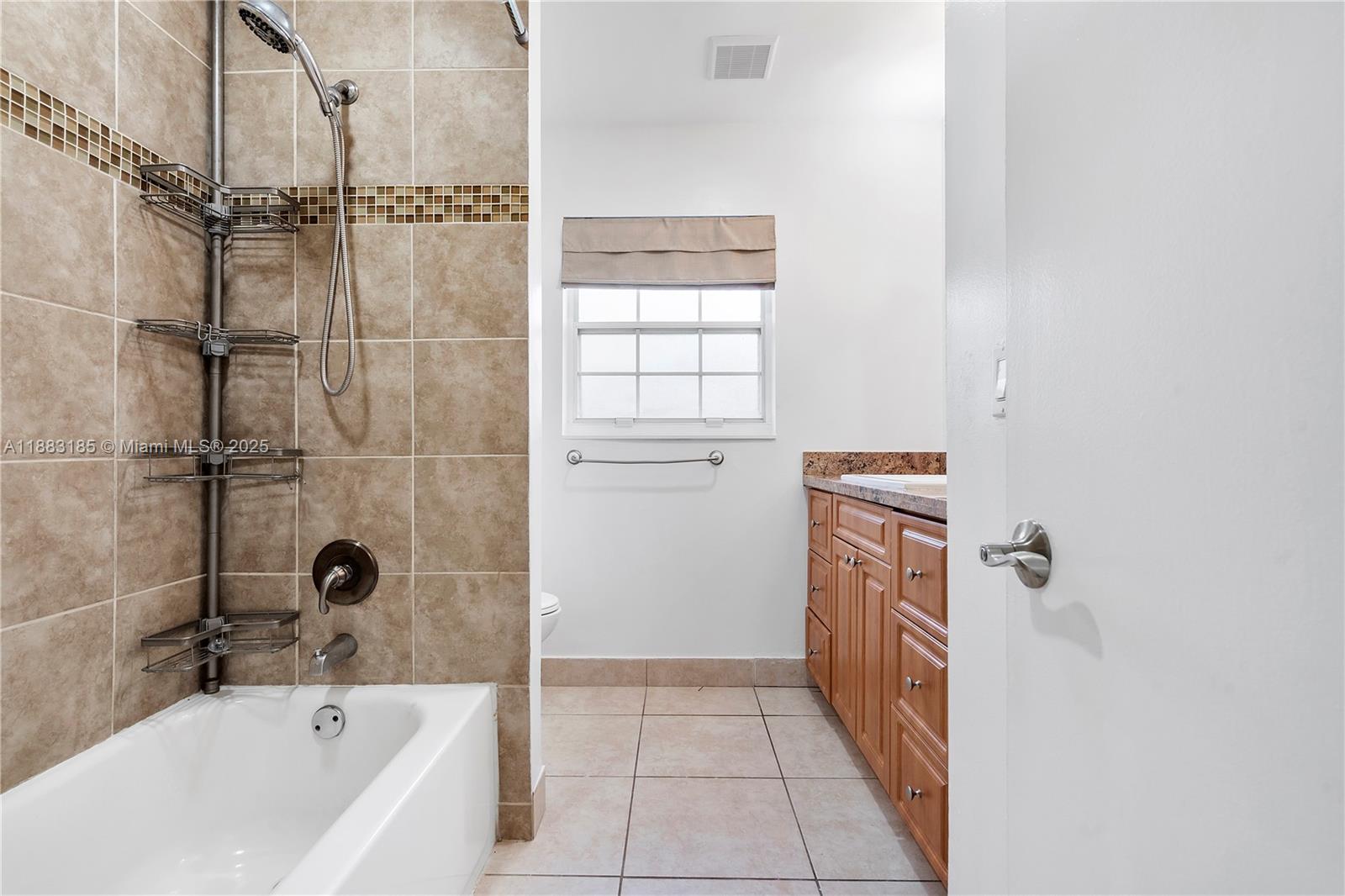 PEMBROKE LAKES SEC 4 - Residential Lease
