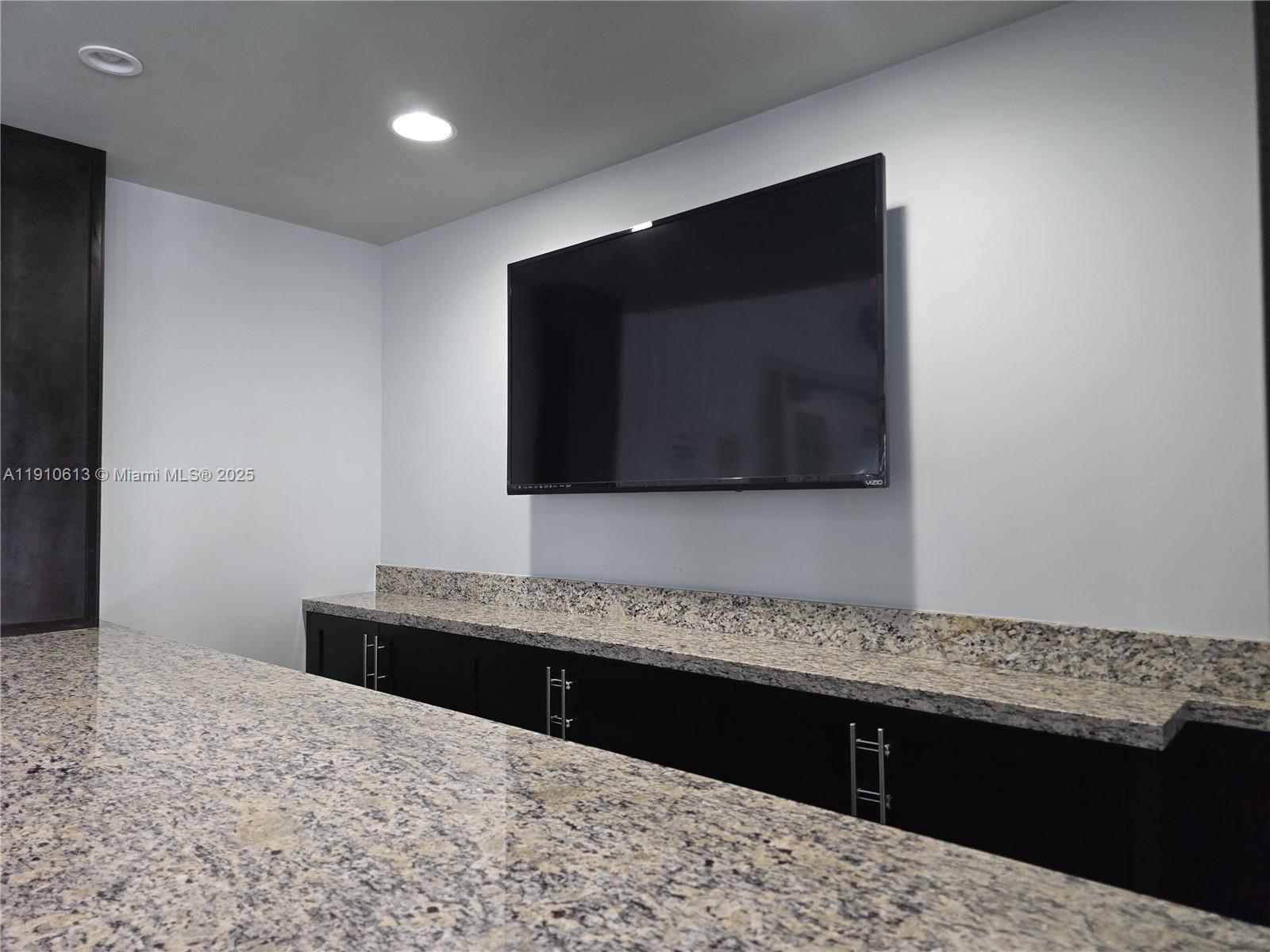 MIRAMAR RESIDENTIAL PLAT - Residential Lease