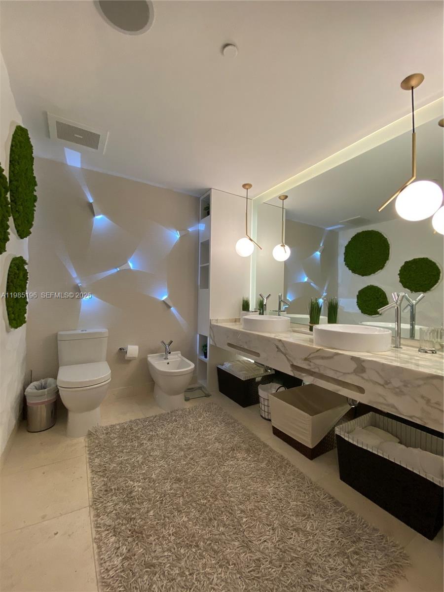 ICON BRICKELL TOWER TWO - Residential Lease