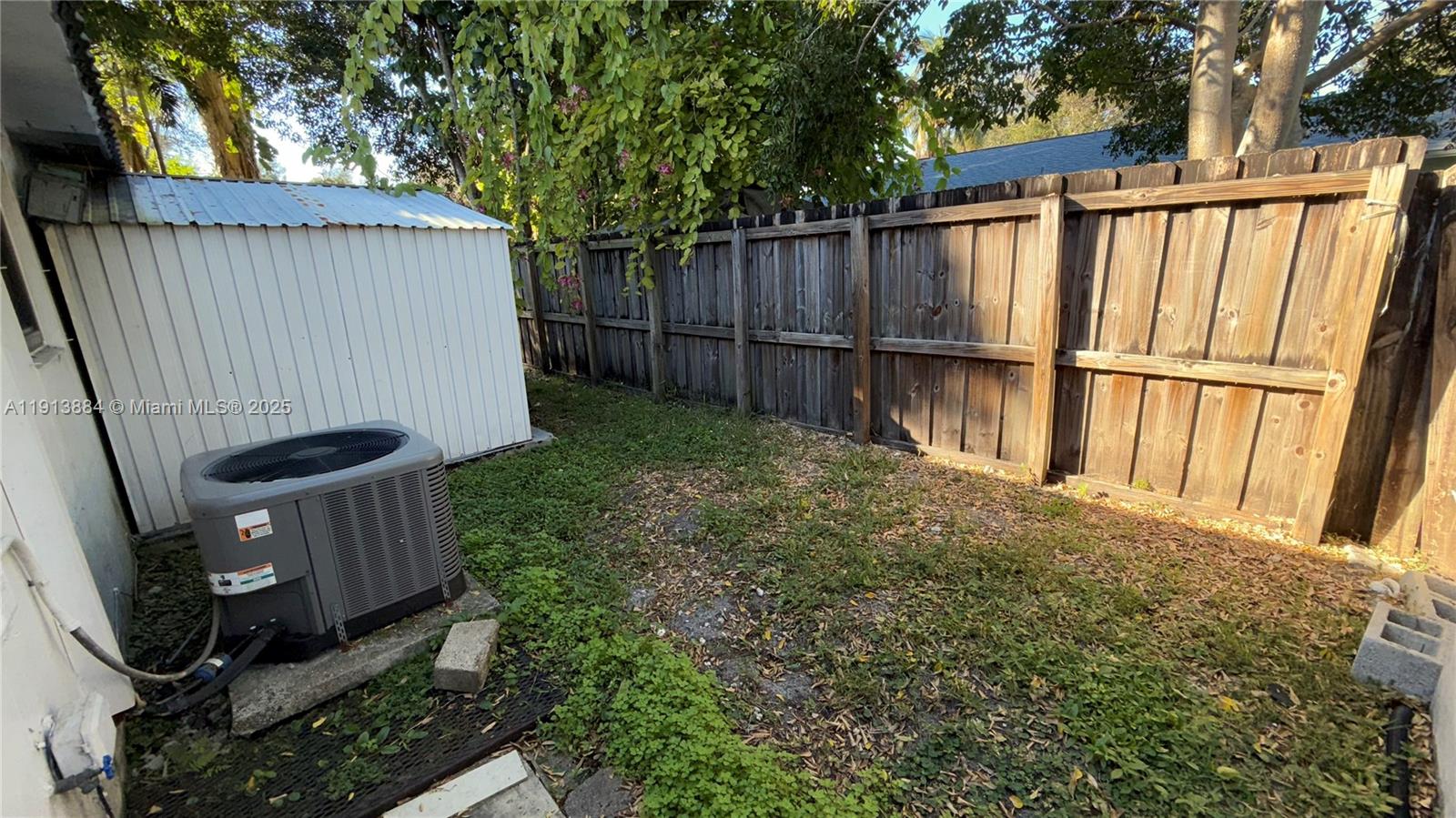 PALM GARDEN PARK - Residential Lease