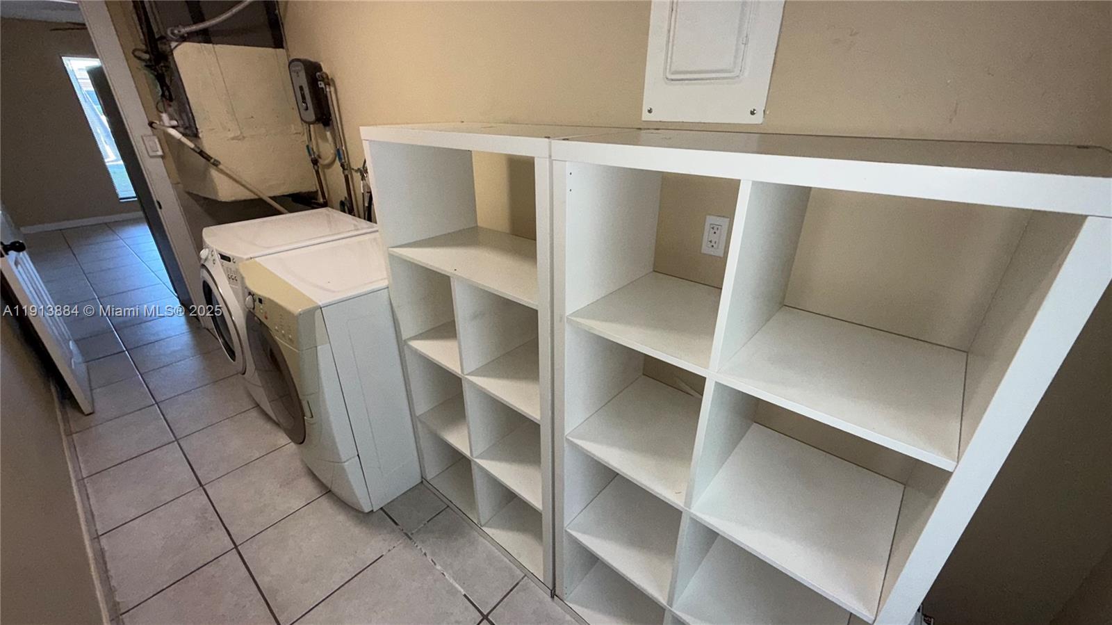 PALM GARDEN PARK - Residential Lease