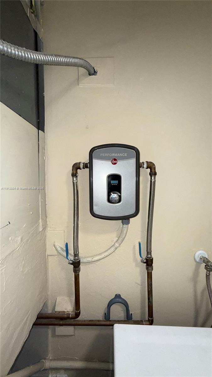 PALM GARDEN PARK - Residential Lease