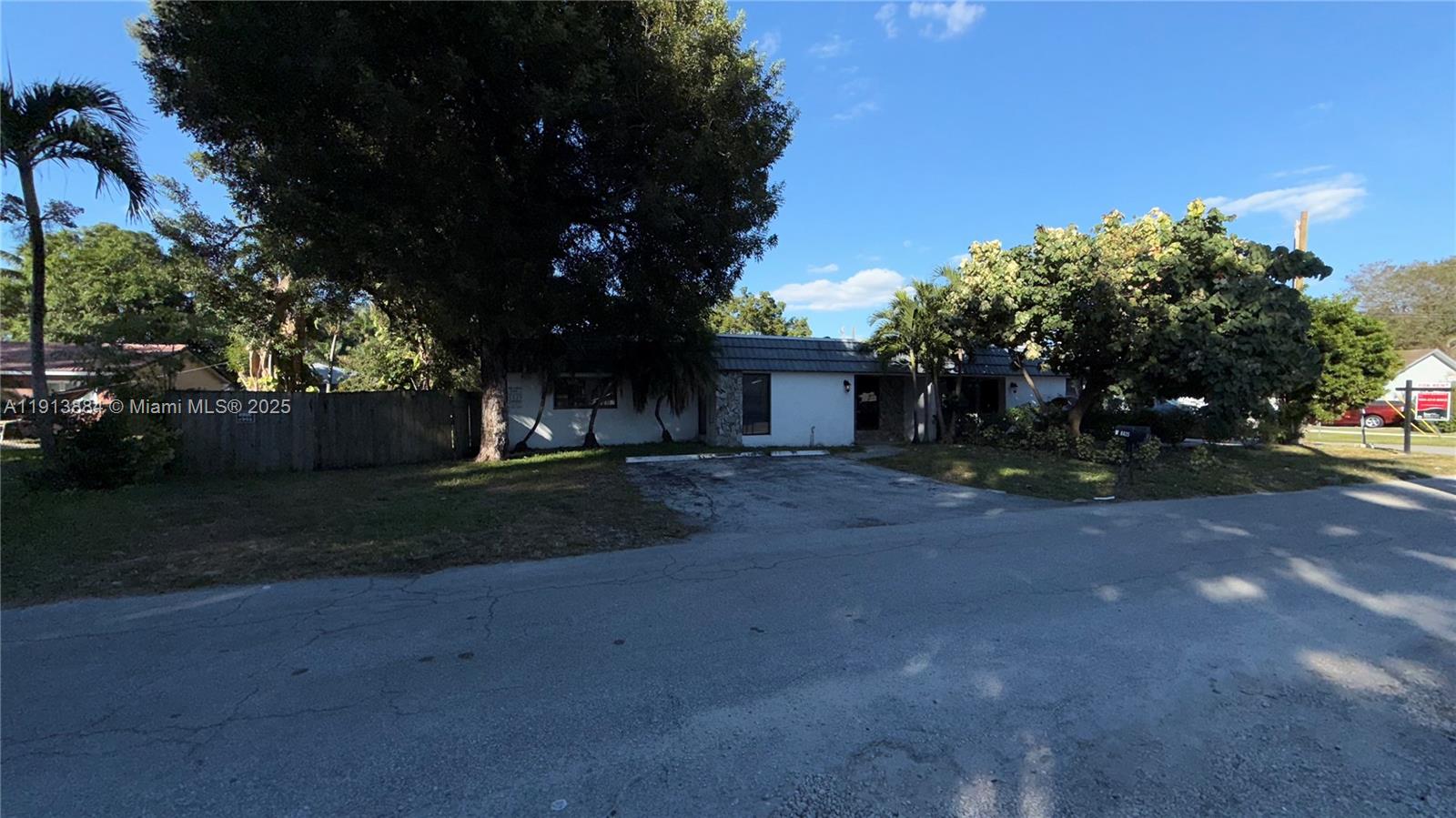 PALM GARDEN PARK - Residential Lease