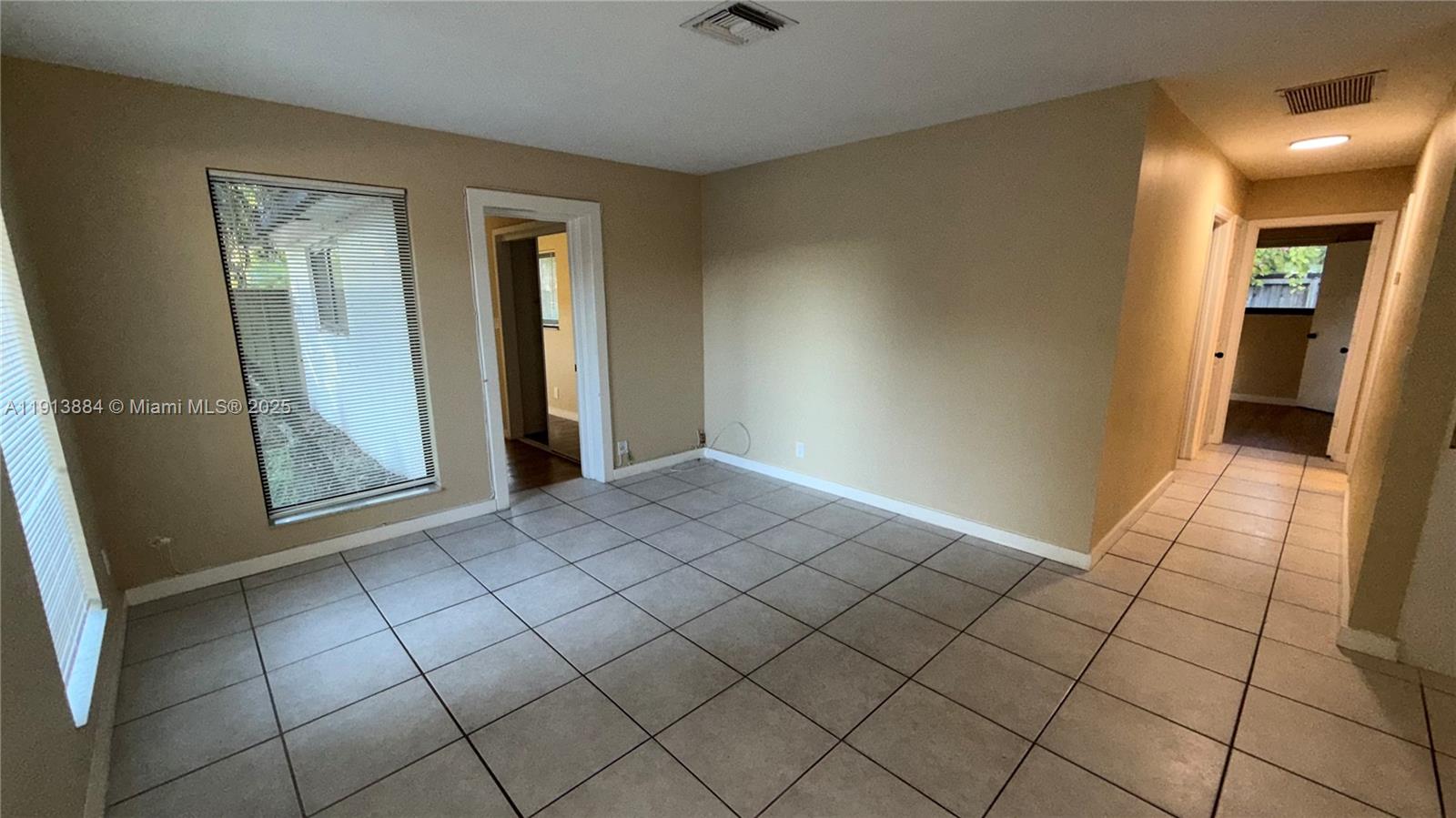 PALM GARDEN PARK - Residential Lease