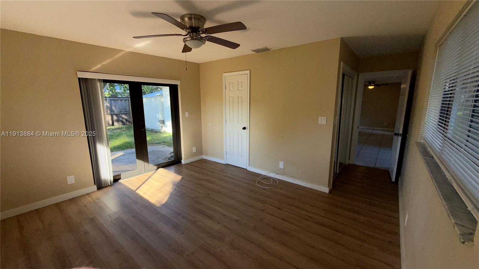 PALM GARDEN PARK - Residential Lease