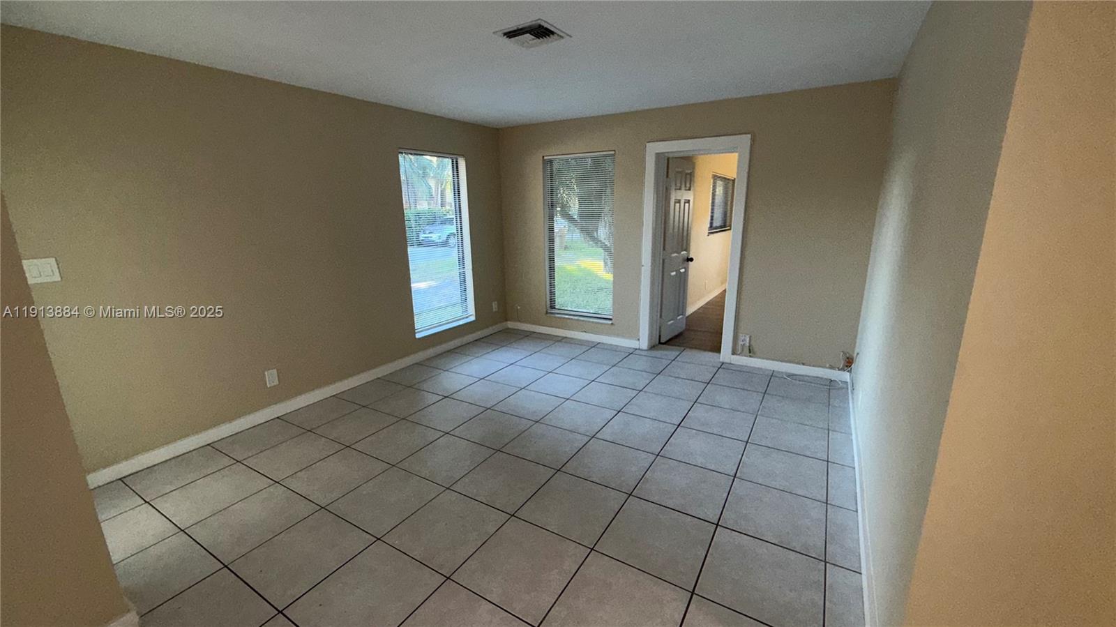 PALM GARDEN PARK - Residential Lease