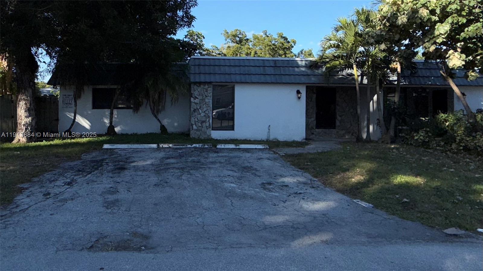 PALM GARDEN PARK - Residential Lease