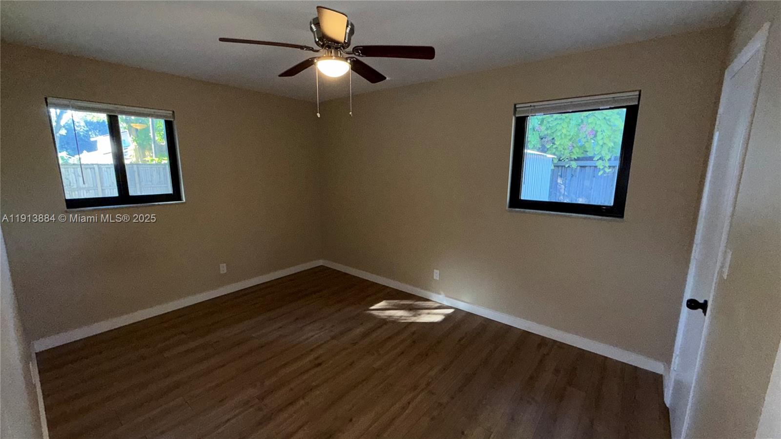 PALM GARDEN PARK - Residential Lease