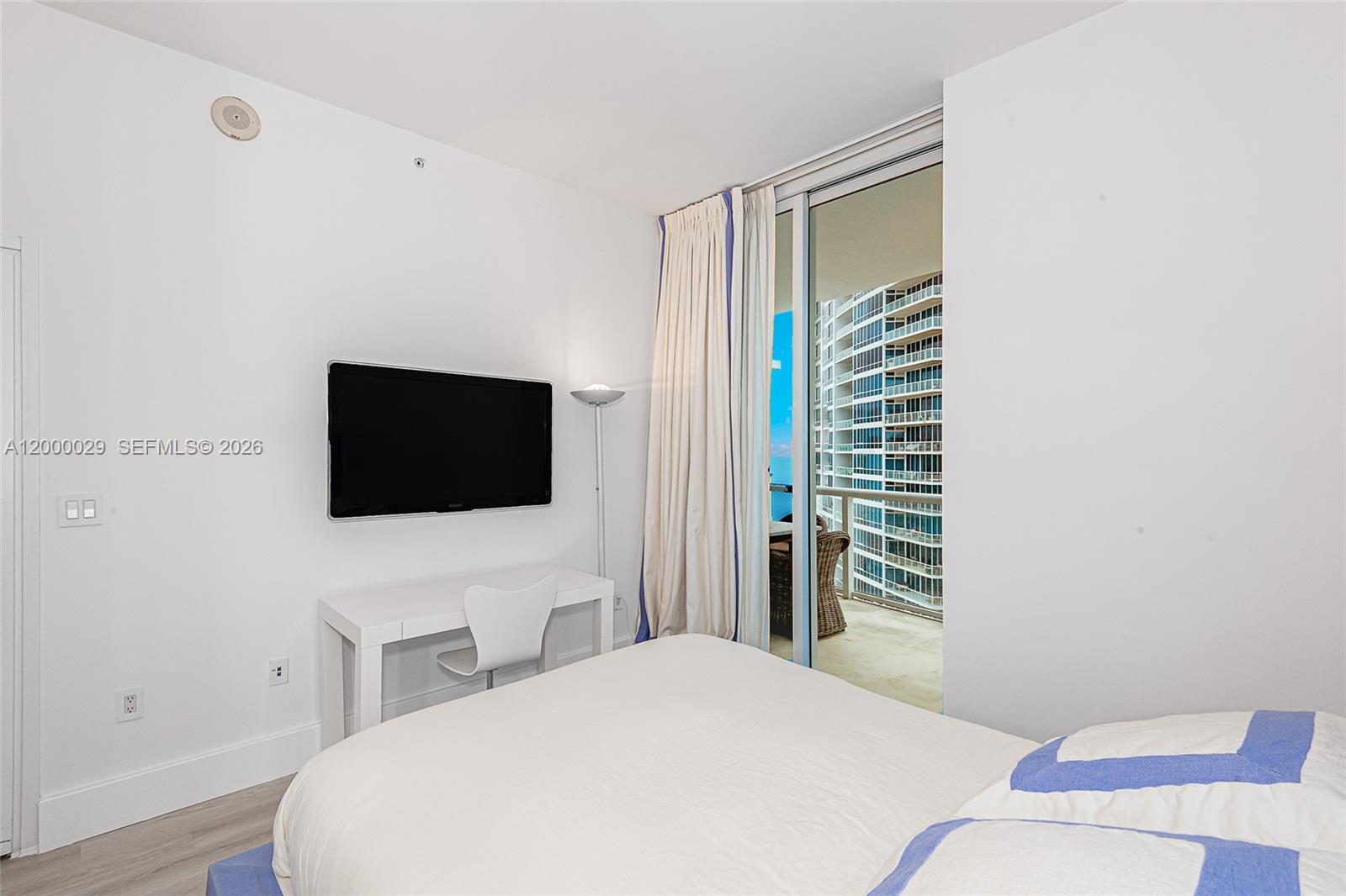 CONTINUUM ON SOUTH BEACH - Residential Lease