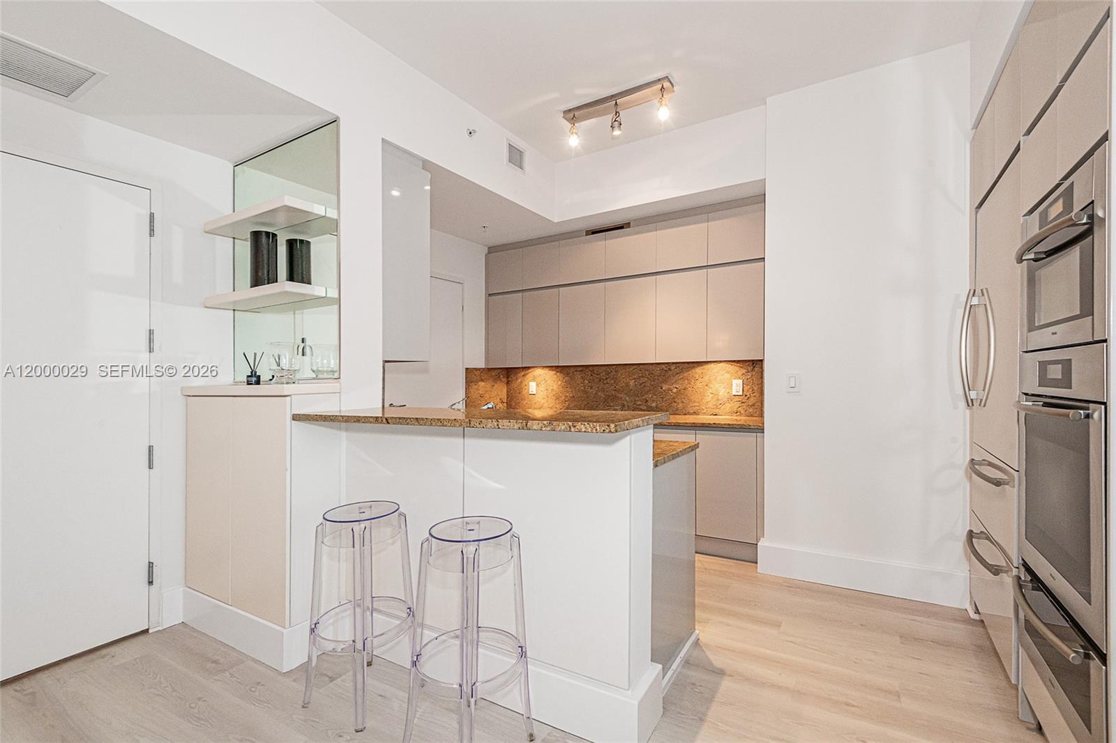 CONTINUUM ON SOUTH BEACH - Residential Lease