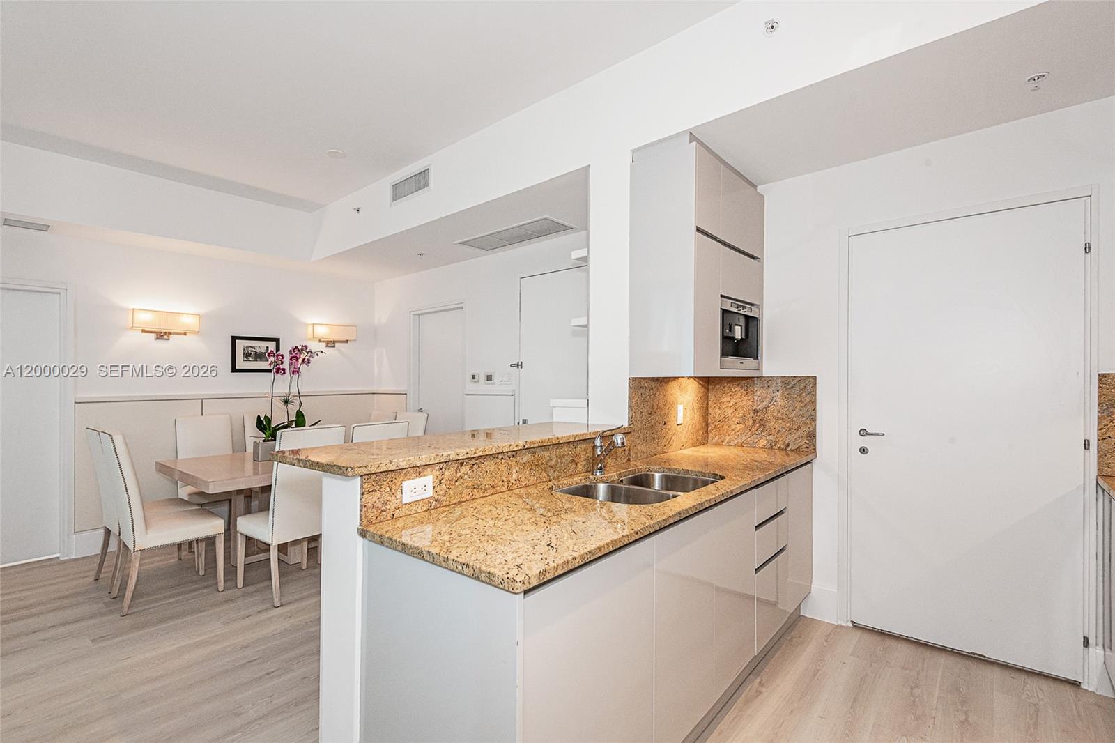 CONTINUUM ON SOUTH BEACH - Residential Lease