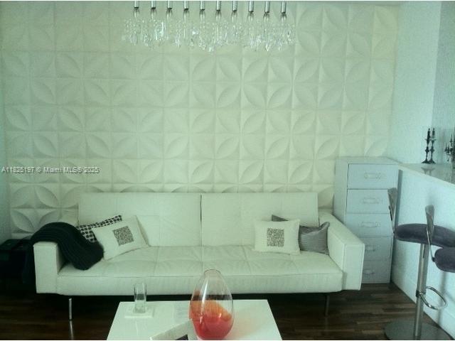 350 NE 24th St 906