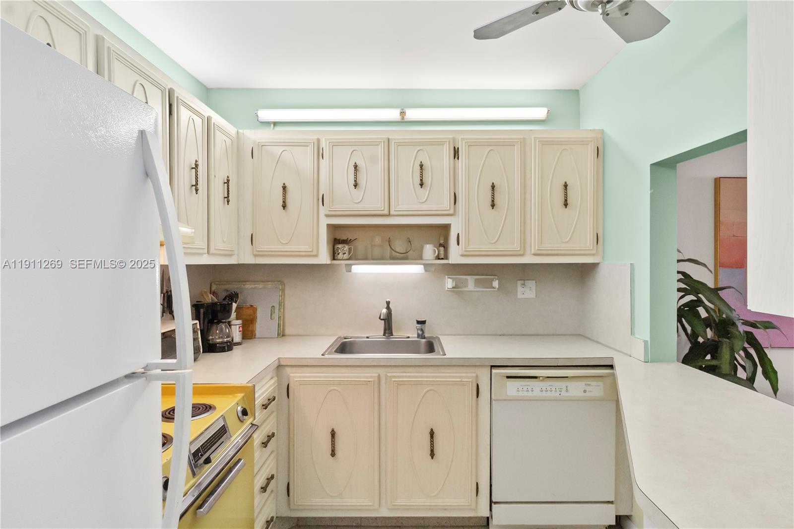 MEADOWS CONDO - Residential