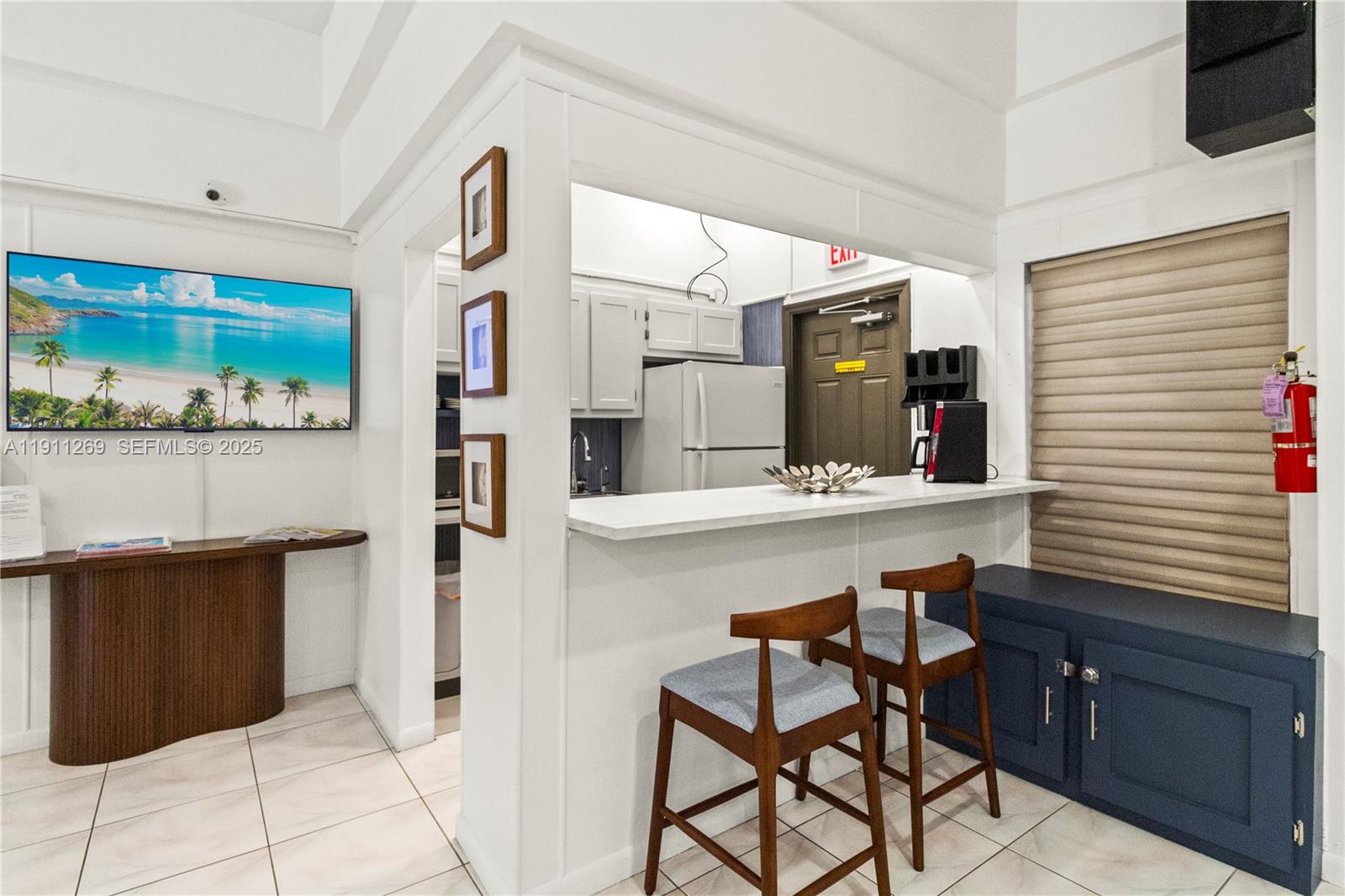 MEADOWS CONDO - Residential