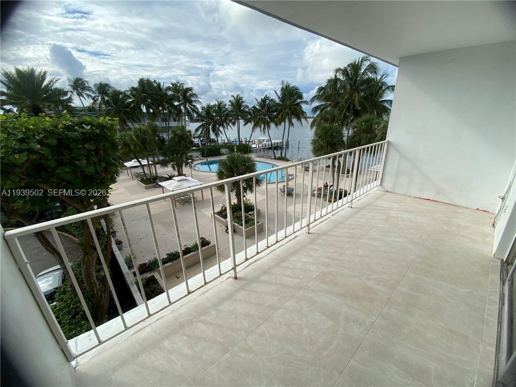 KENNEDY HOUSE CONDO - Residential