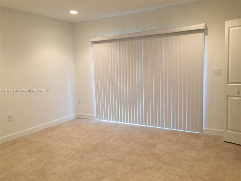 CASTLEWOOD - Residential Income