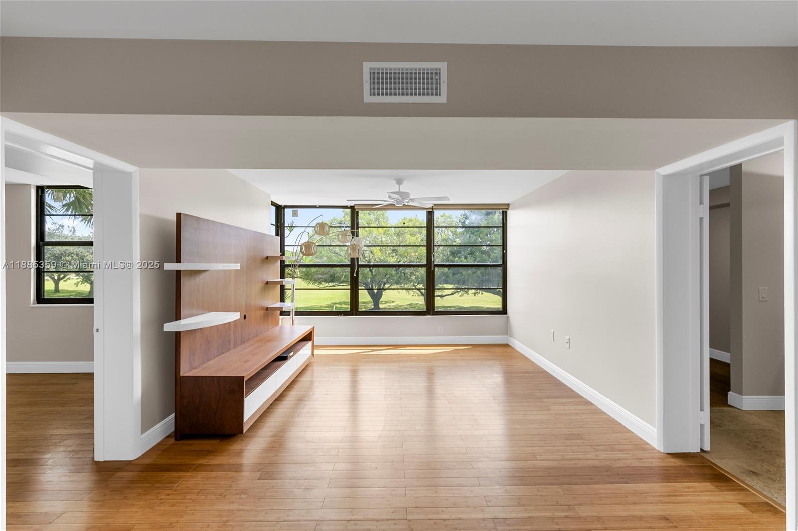 CONDO 7 OF WHITEHALL COND - Residential Lease