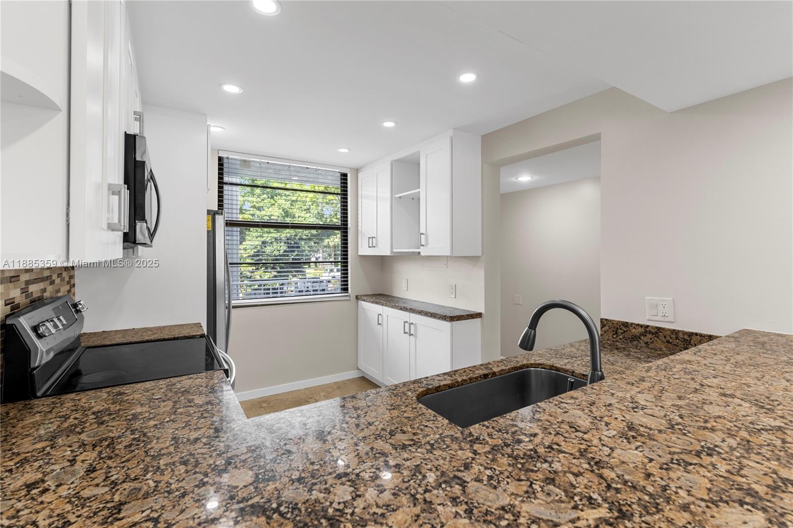 CONDO 7 OF WHITEHALL COND - Residential Lease
